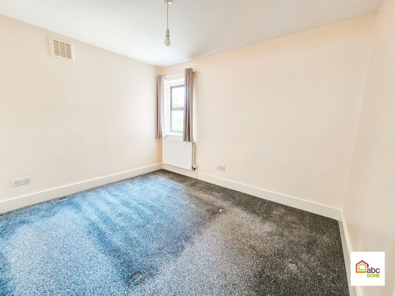 Flat Cameron Road in Greater London