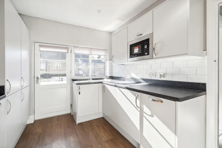 Flat Jordans Mews in Greater London