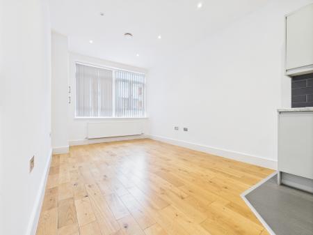 Flat Lime Tree Way in Basingstoke and Deane