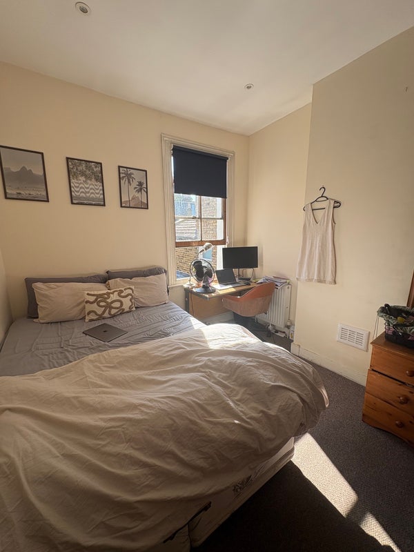 Room Nealden Street in Greater London