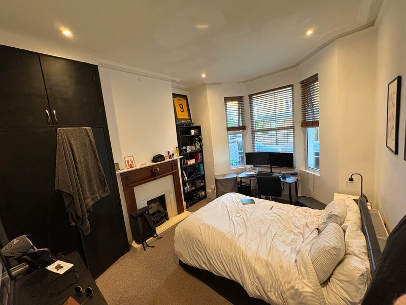 Room Nealden Street in Greater London