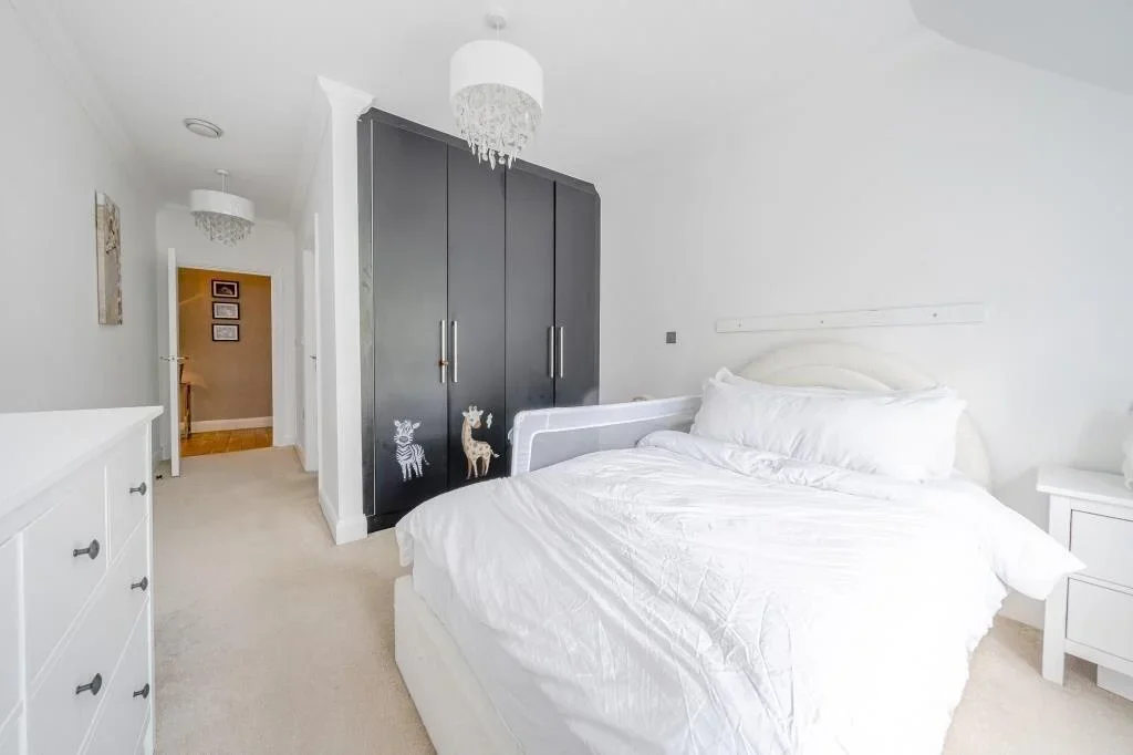 Flat Wells Lane in Ascot