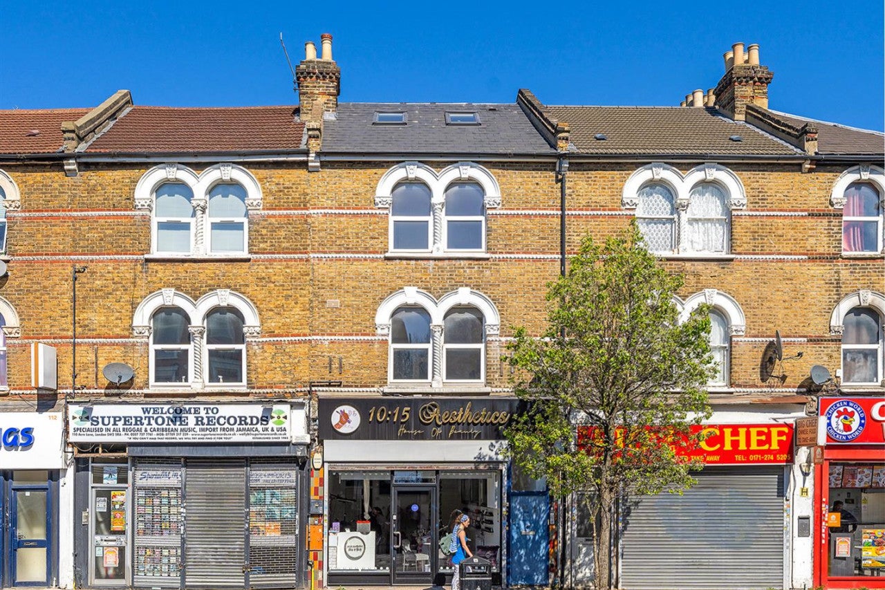 Flat Acre Lane in Greater London