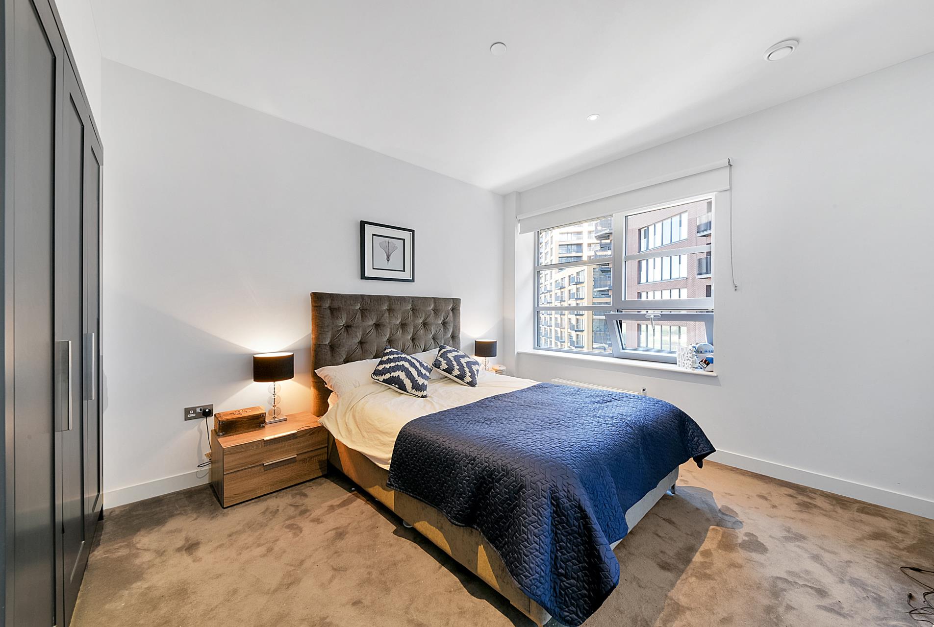 Flat Hope Street in Greater London