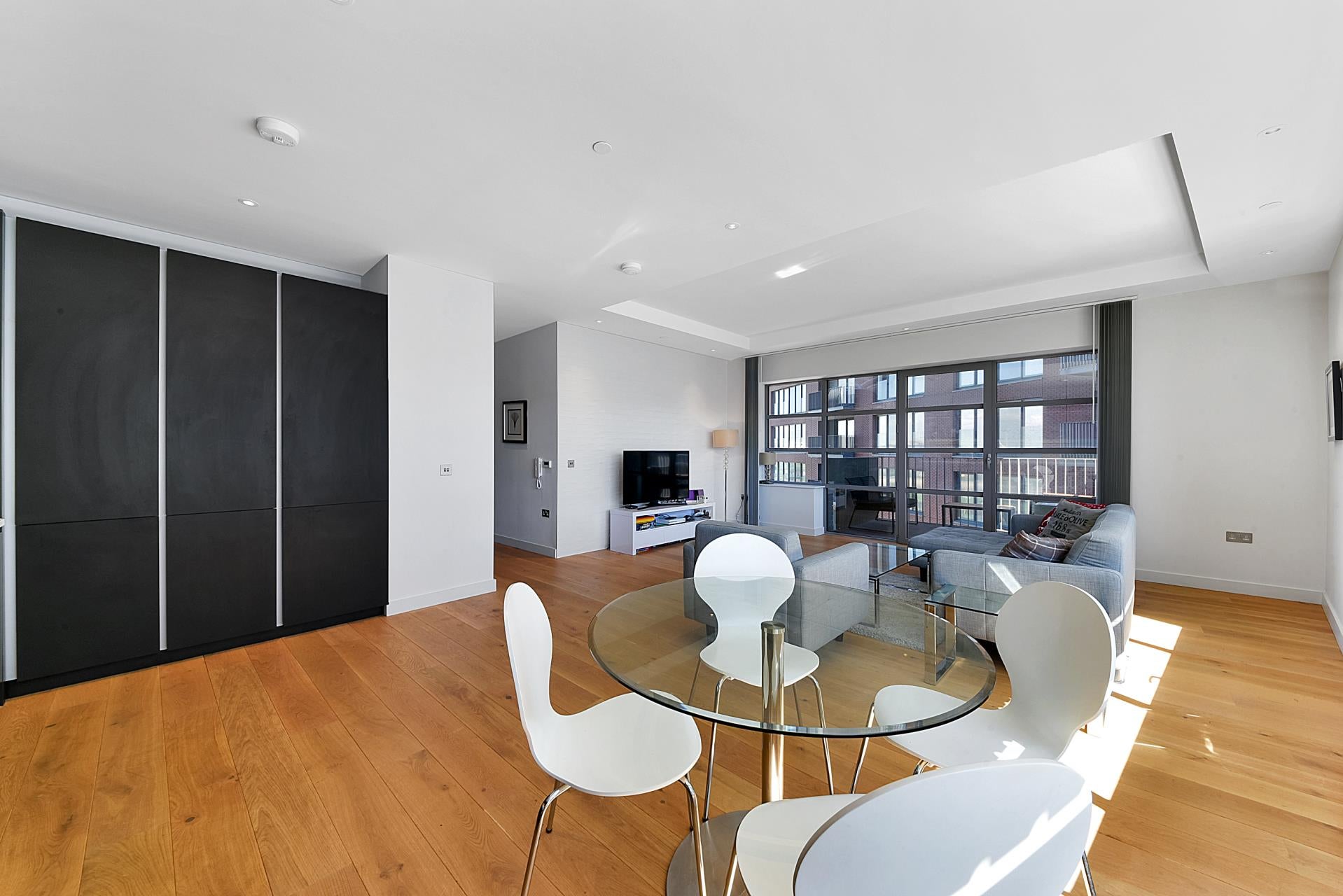 Flat Hope Street in Greater London