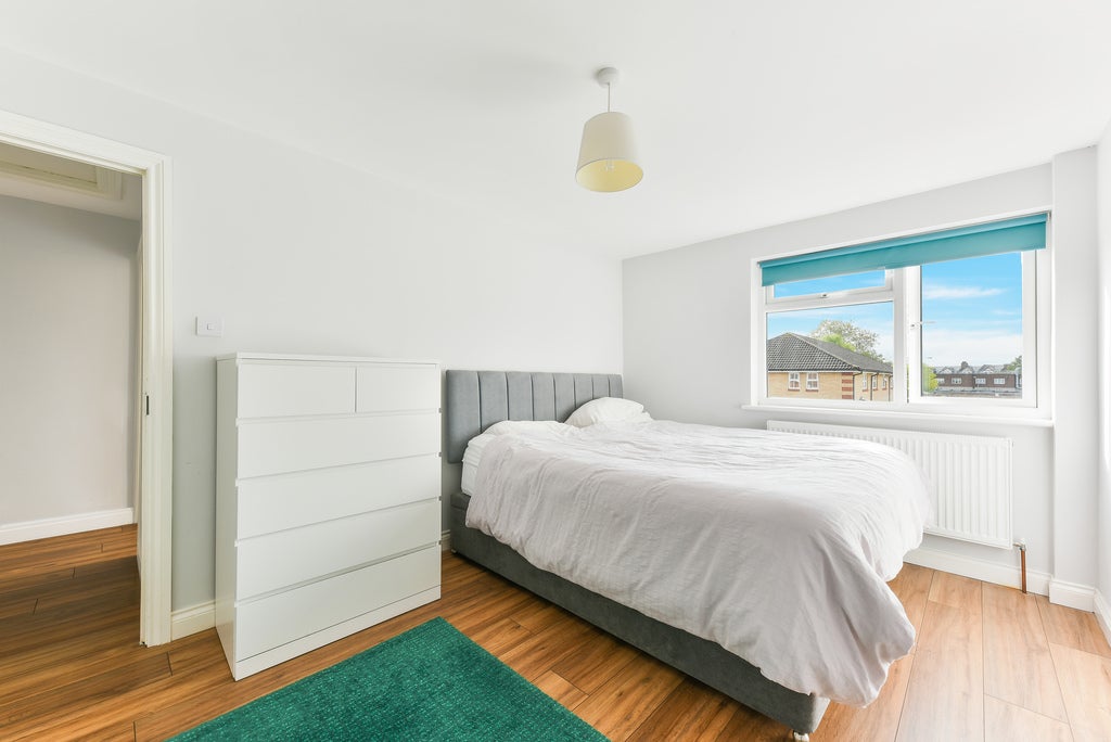 House Whitehead Close in Greater London