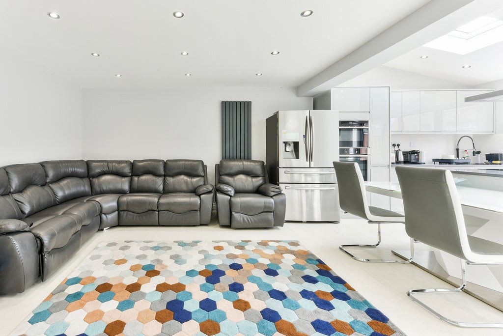 House Whitehead Close in Greater London