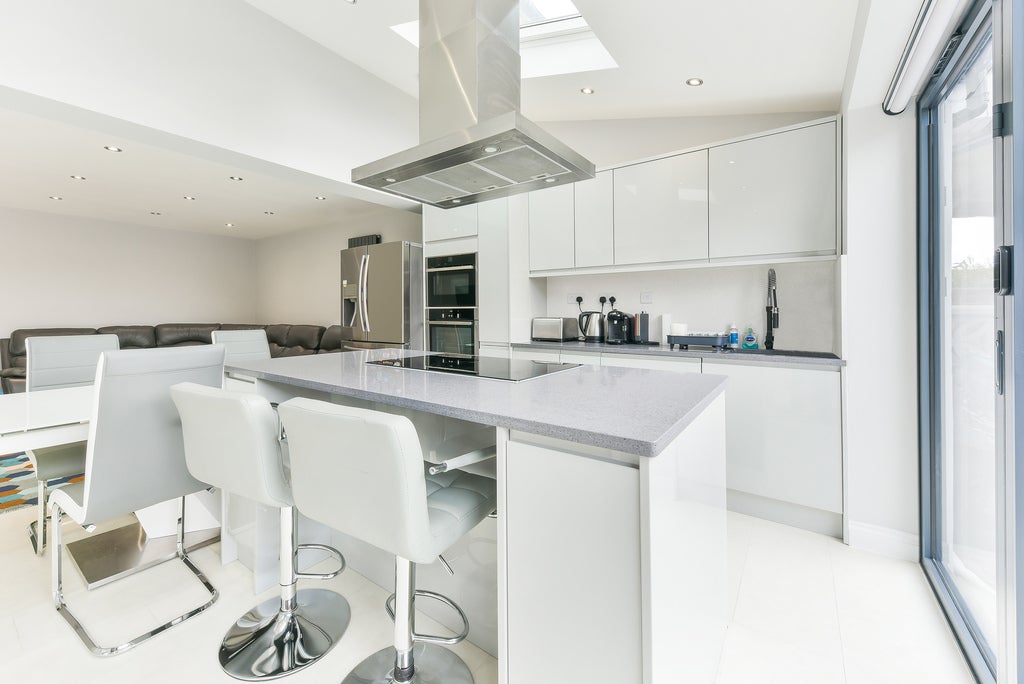 House Whitehead Close in Greater London