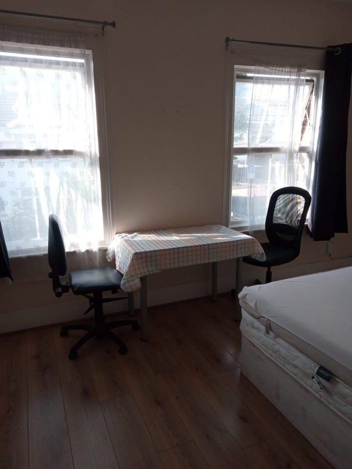 Flat Albert Square in Greater London