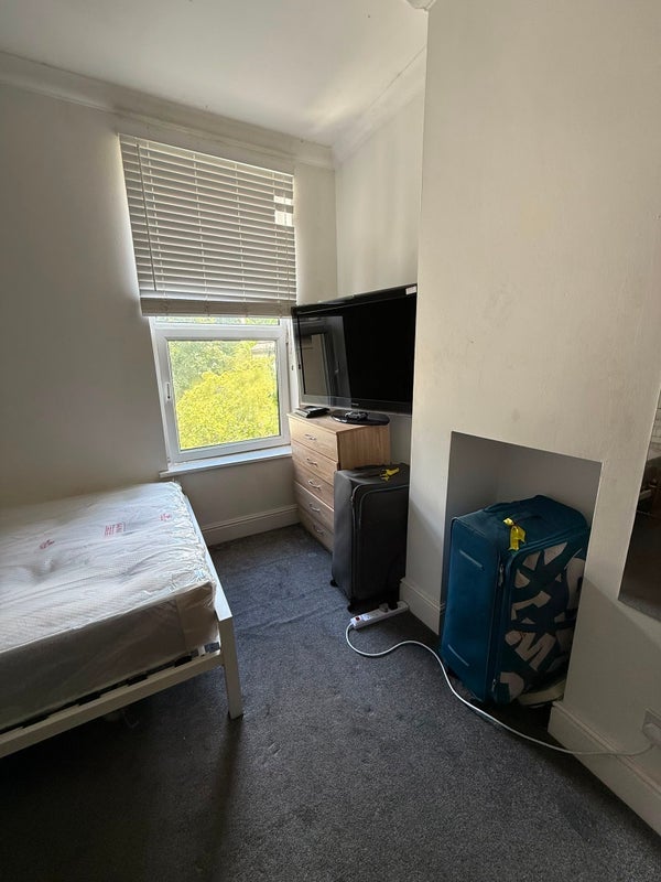 Room Colum Road in Cardiff