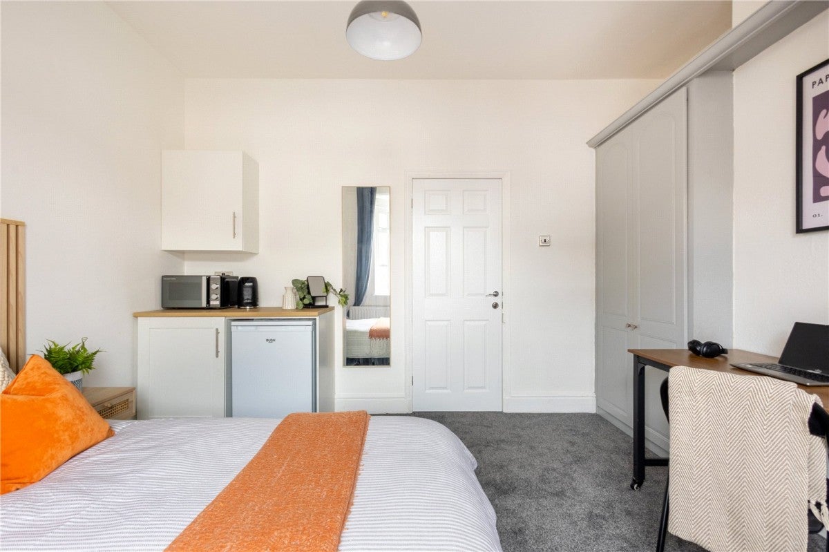 Flat Claridge Road in Stoke-on-Trent
