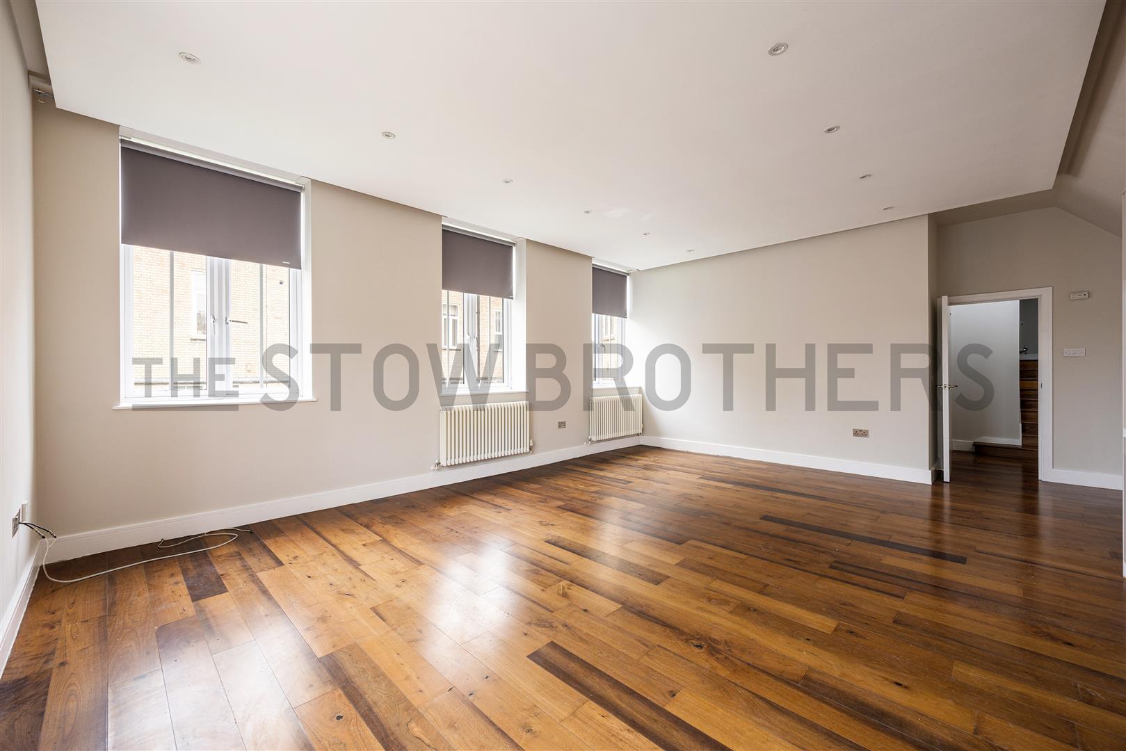 Flat Francis Road in Greater London