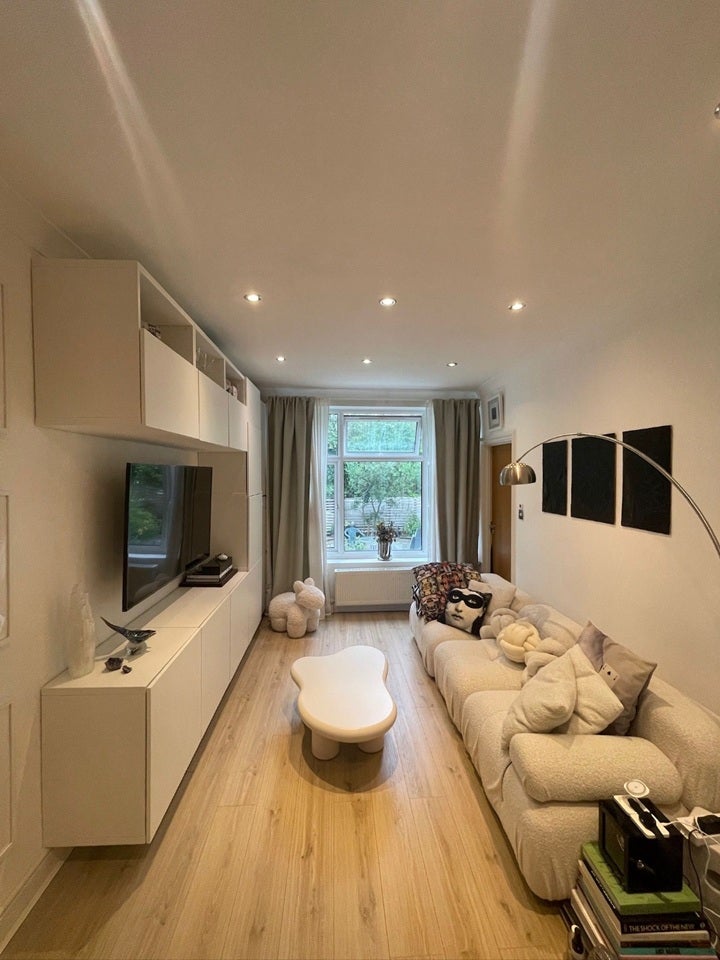 Flat Caledonian Road in Greater London