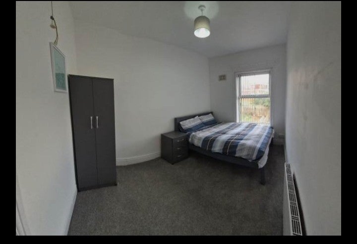 Room Dunedin Road in Birmingham