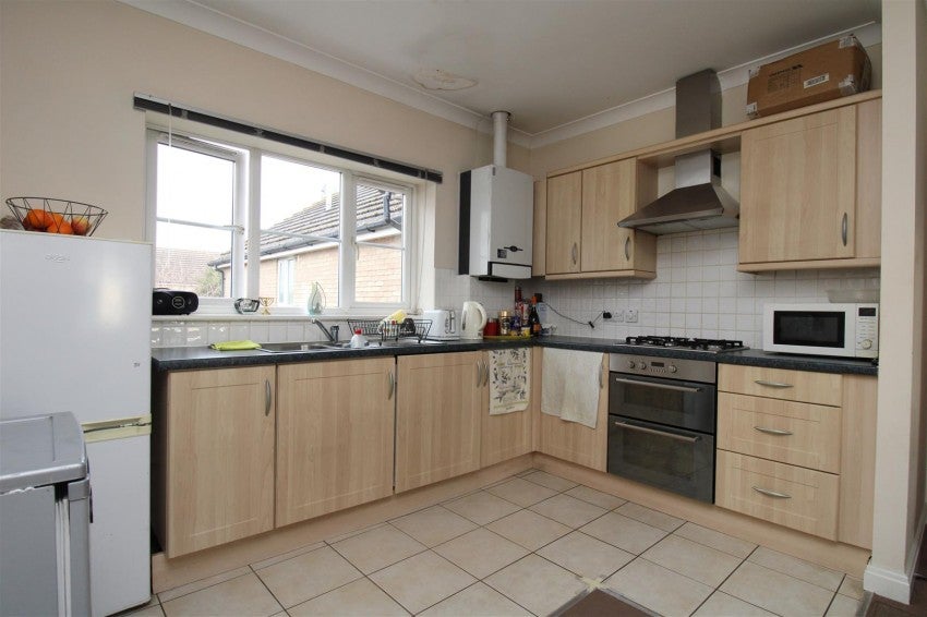 Flat Oaktree Court in Huntingdonshire
