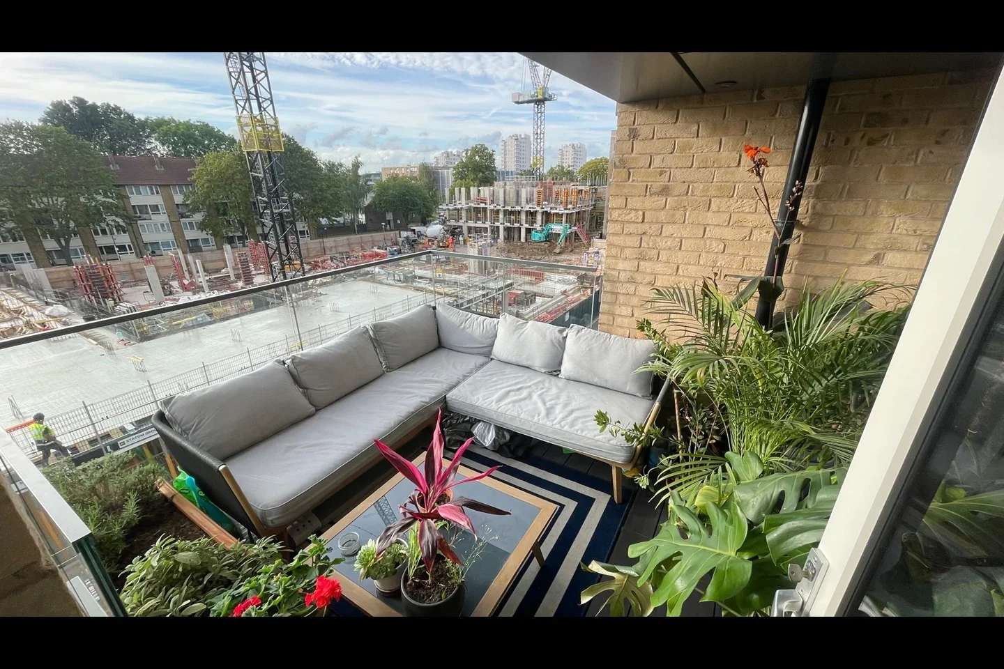 Room Fennings Road in Greater London