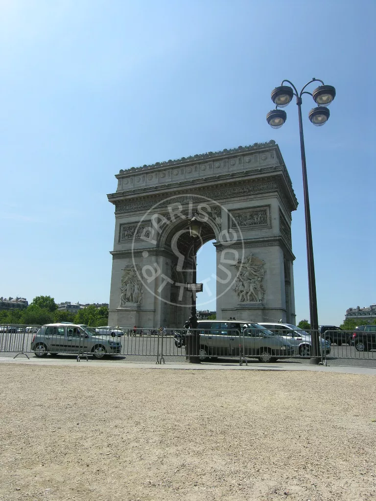 Flat Rue de l'Arc de Triomphe in Paris