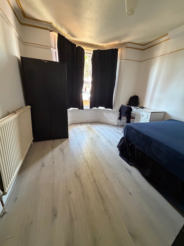 Room Cuthbert Road in Greater London