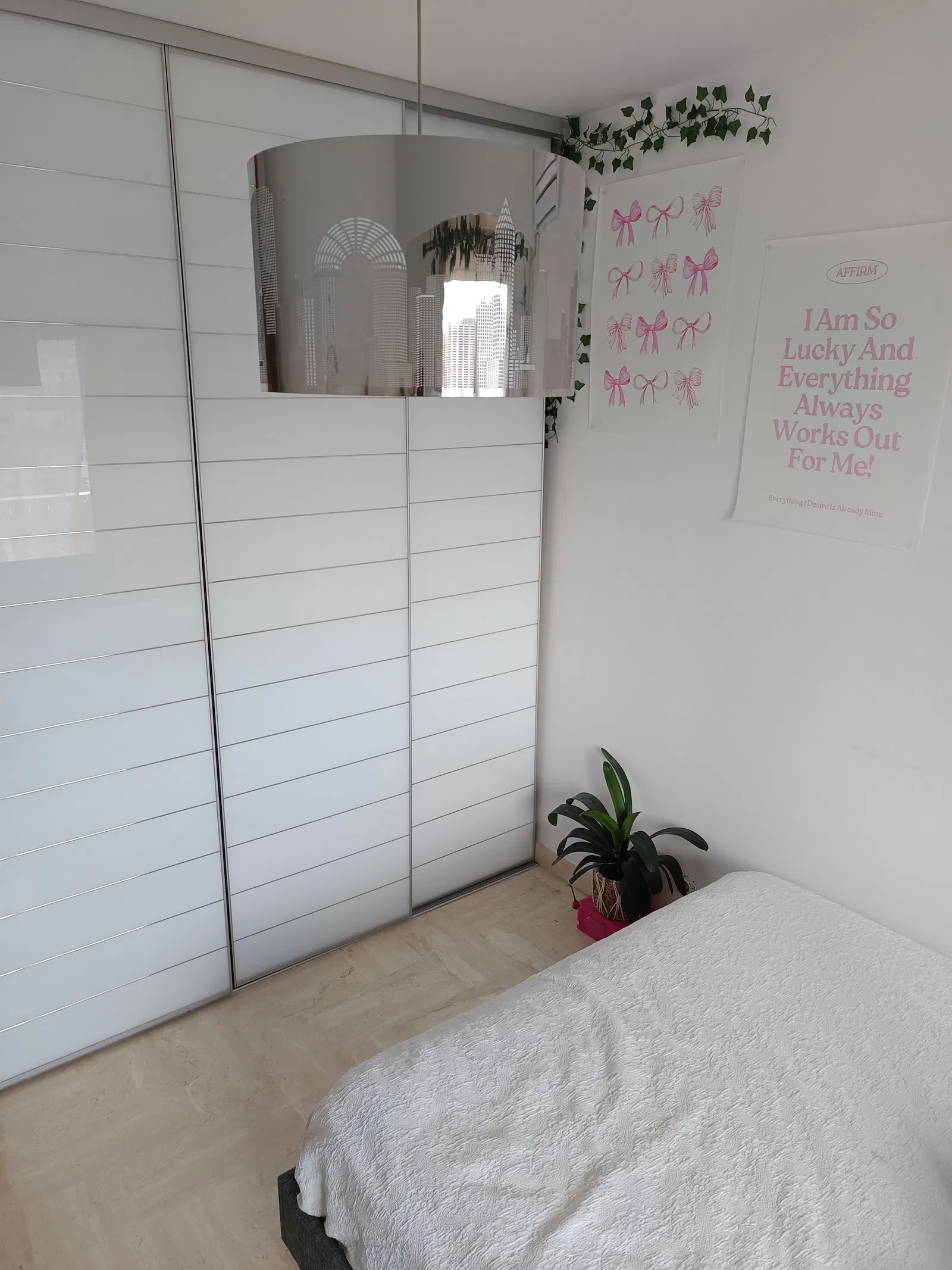 Room Chemin du Perier in Cannes