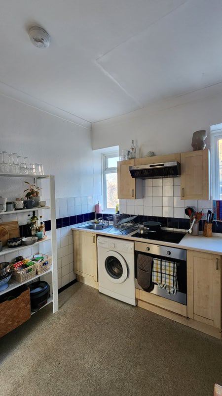 Room Ferntower Road in Greater London