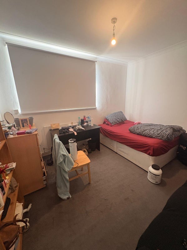 Room Mile End Road in Greater London