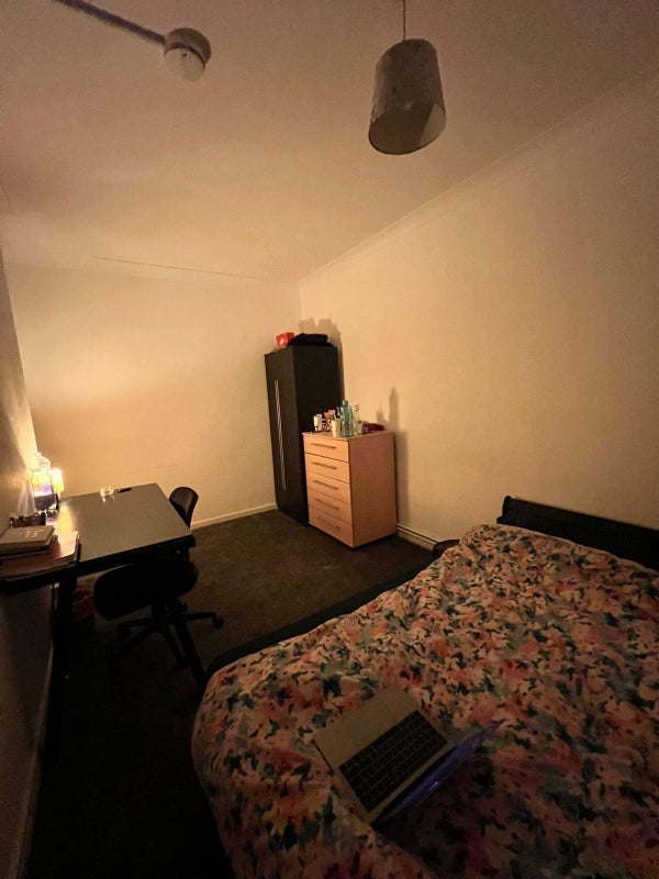 Room Mile End Road in Greater London