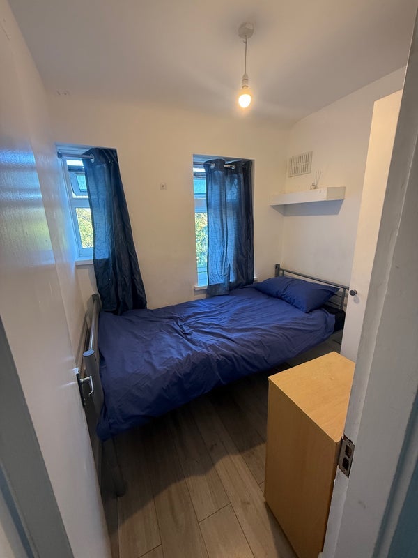 Room Ridgebrook Road in Greater London