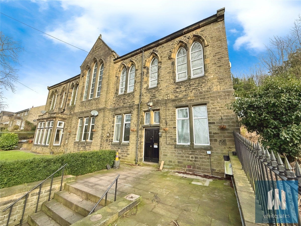 Flat Lamb Hall Road in Kirklees
