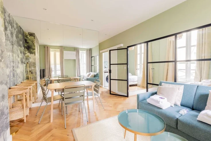 Flat Rue Pierre Leroux in Paris