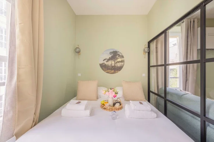 Flat Rue Pierre Leroux in Paris