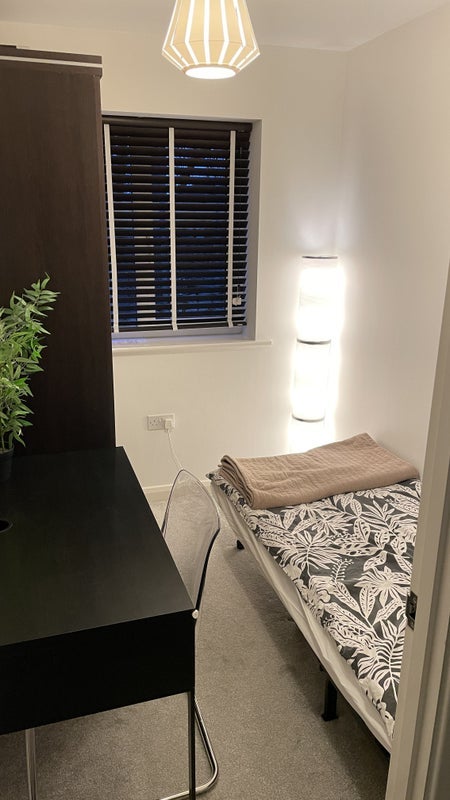 Room Tilshead Road in Manchester