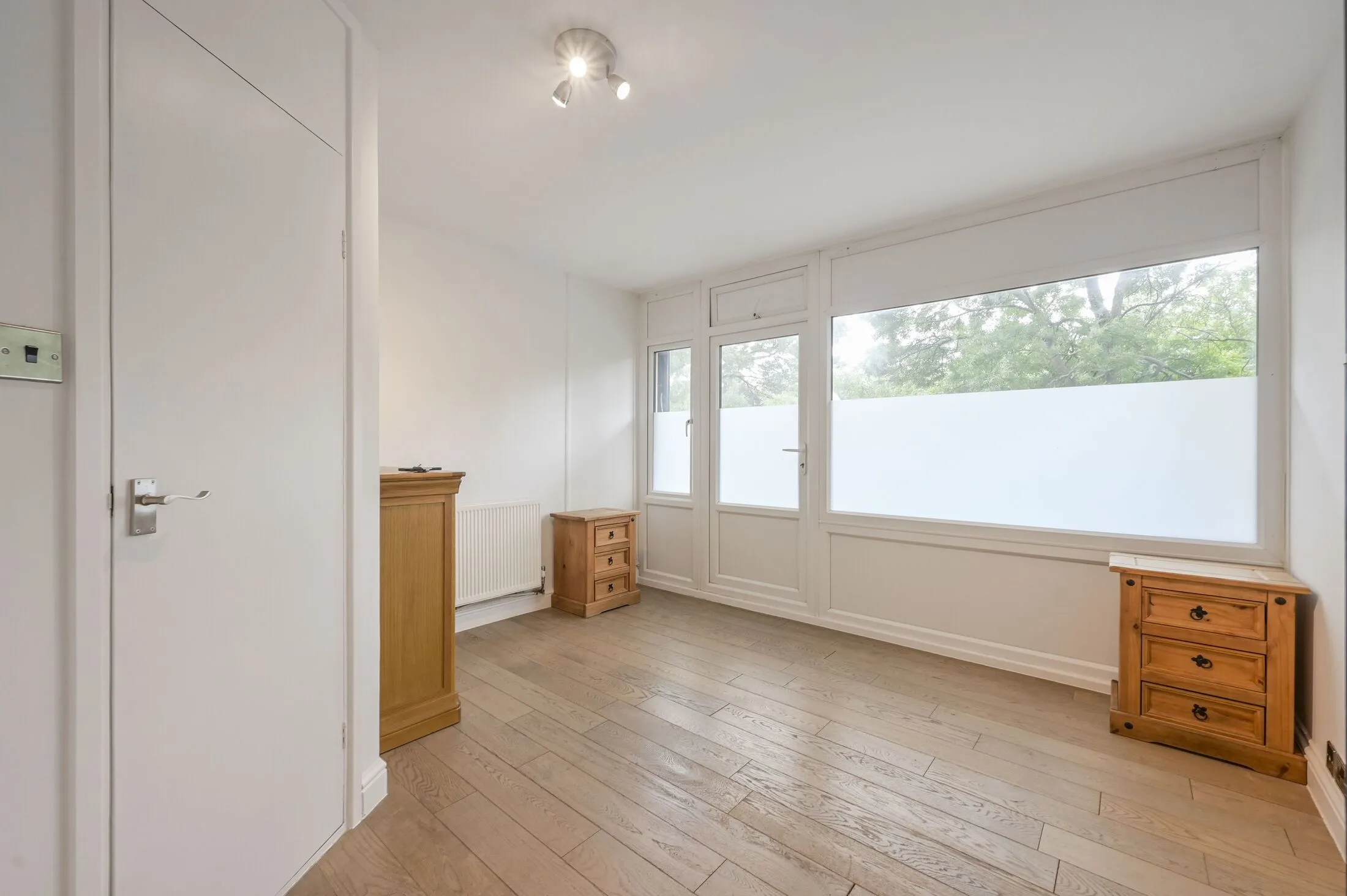 Flat Dell Close in London