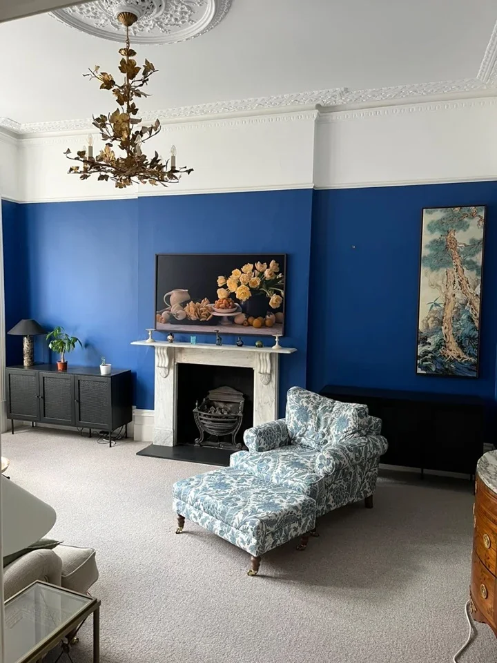 Flat Sinclair Gardens in Greater London