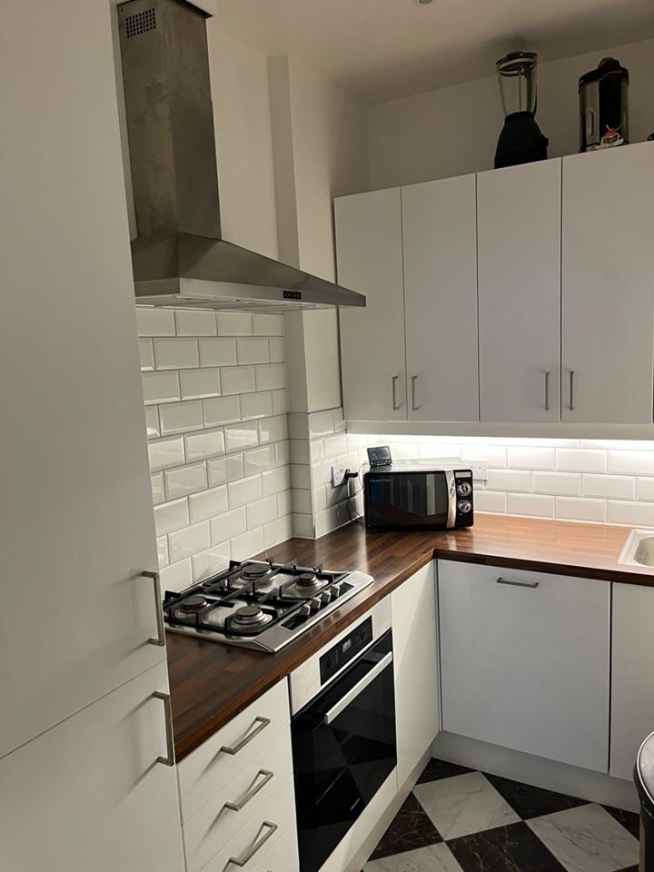 Flat Sinclair Gardens in Greater London