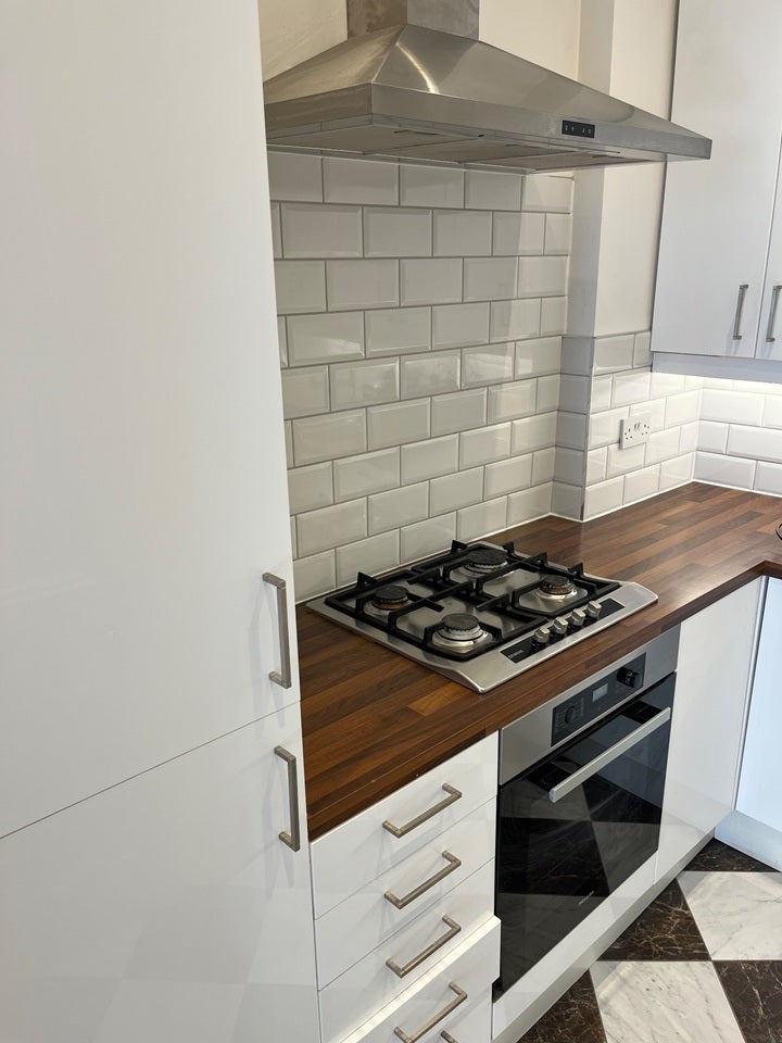 Flat Sinclair Gardens in Greater London