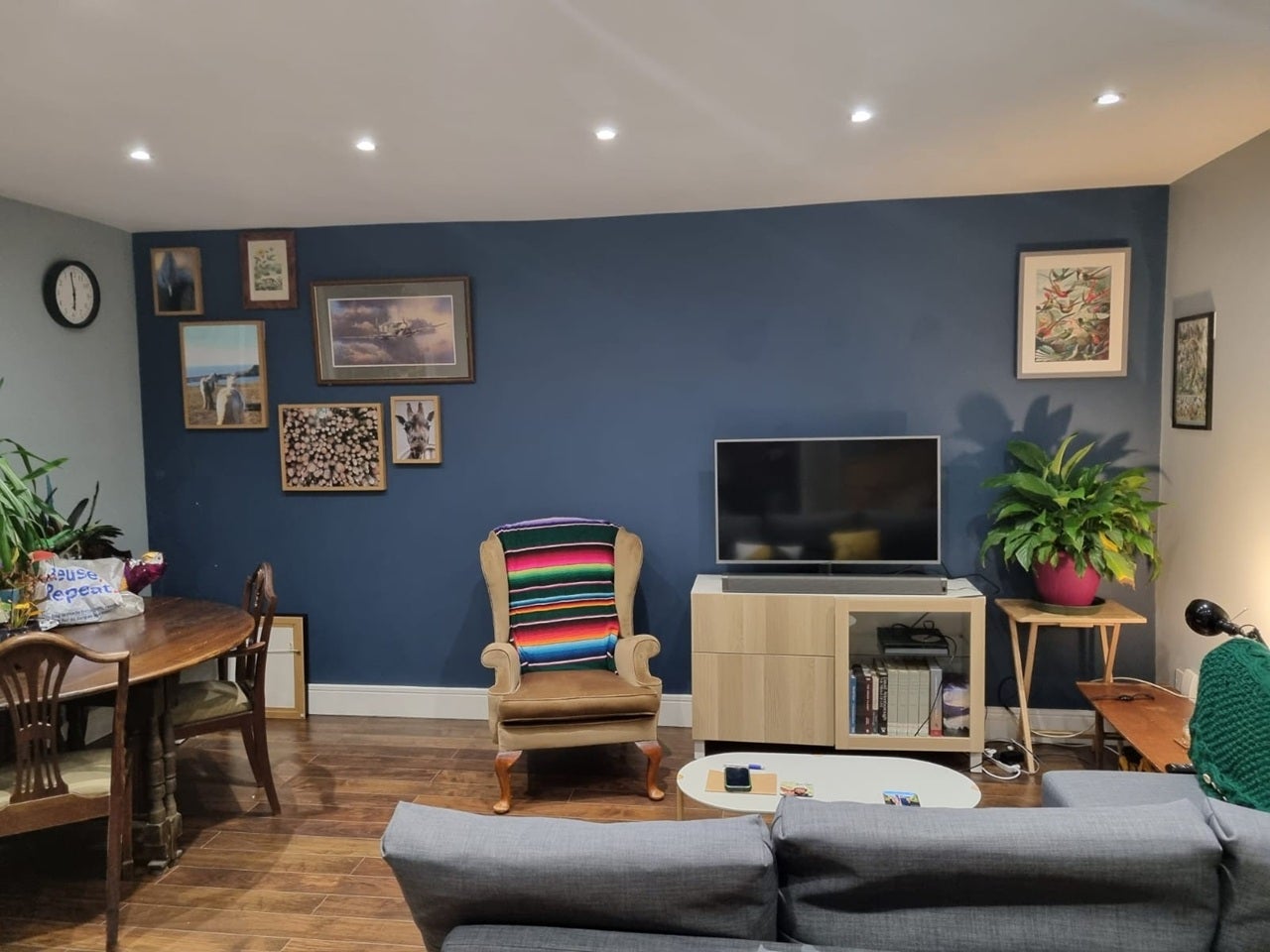 Flat Crouch Hill in Greater London