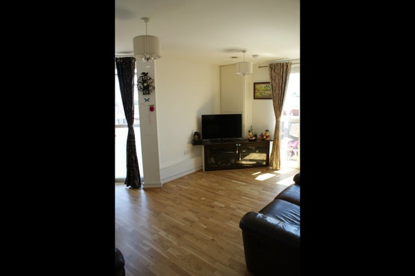 Flat Harrow View in London