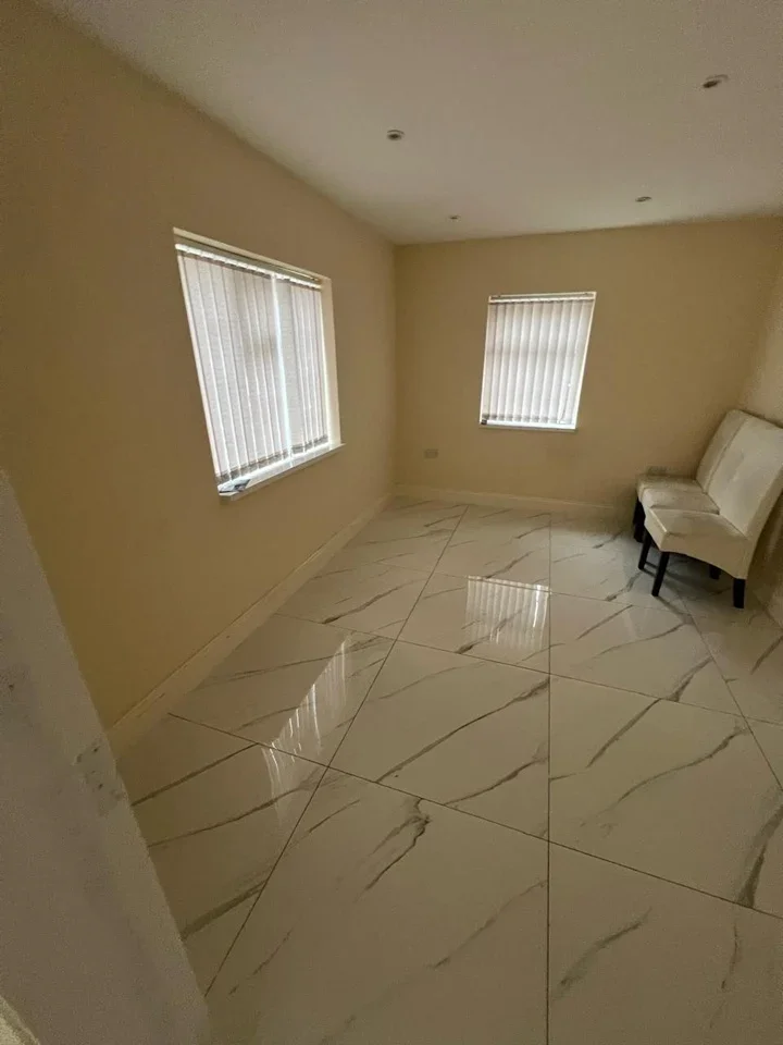 Room Mount Stewart Avenue in Greater London