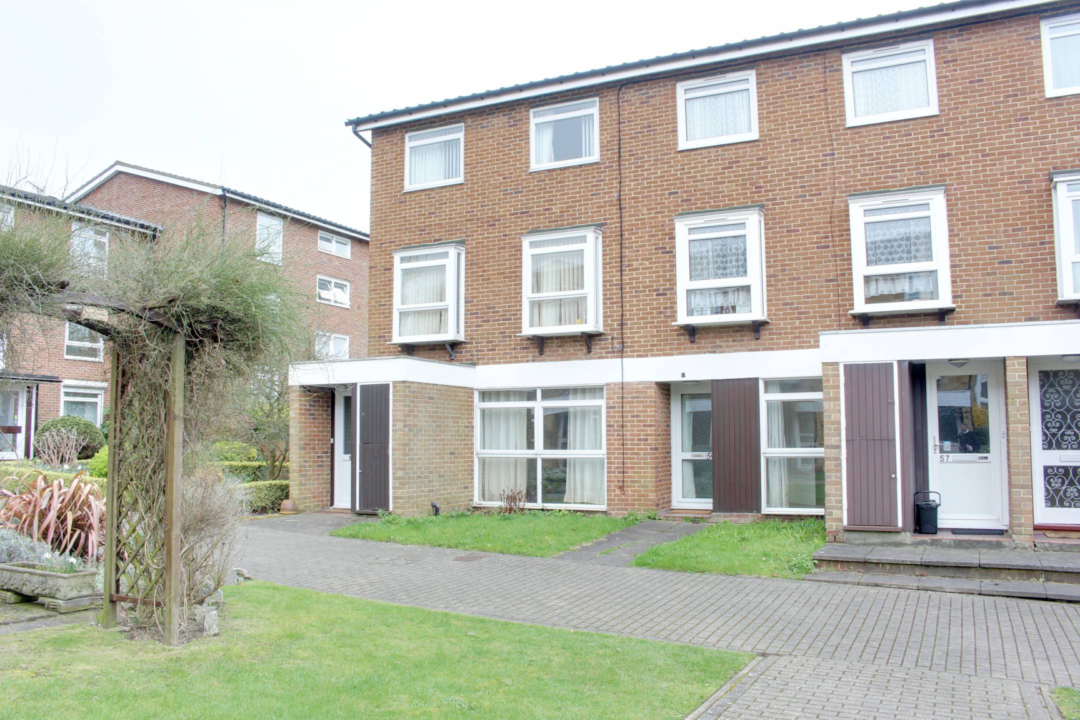 Flat Cotelands in Greater London
