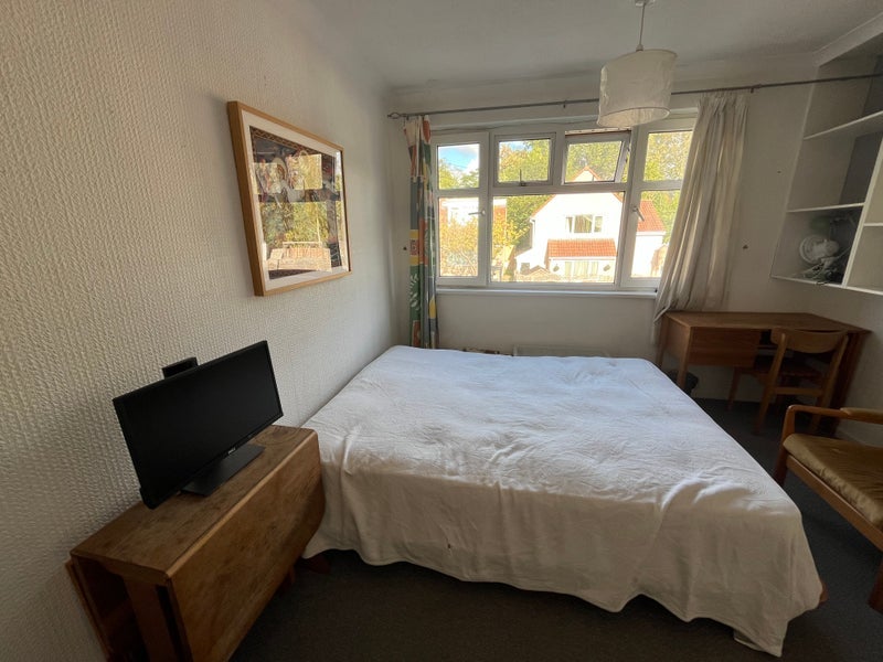Room Gordon Road in Bristol