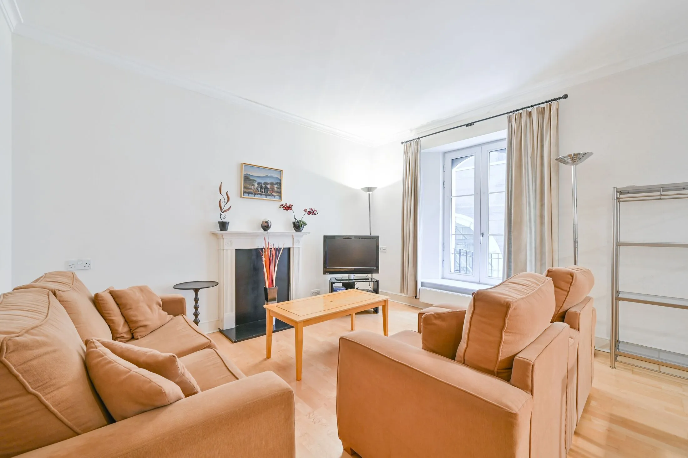 Flat Villiers Street in City of Westminster