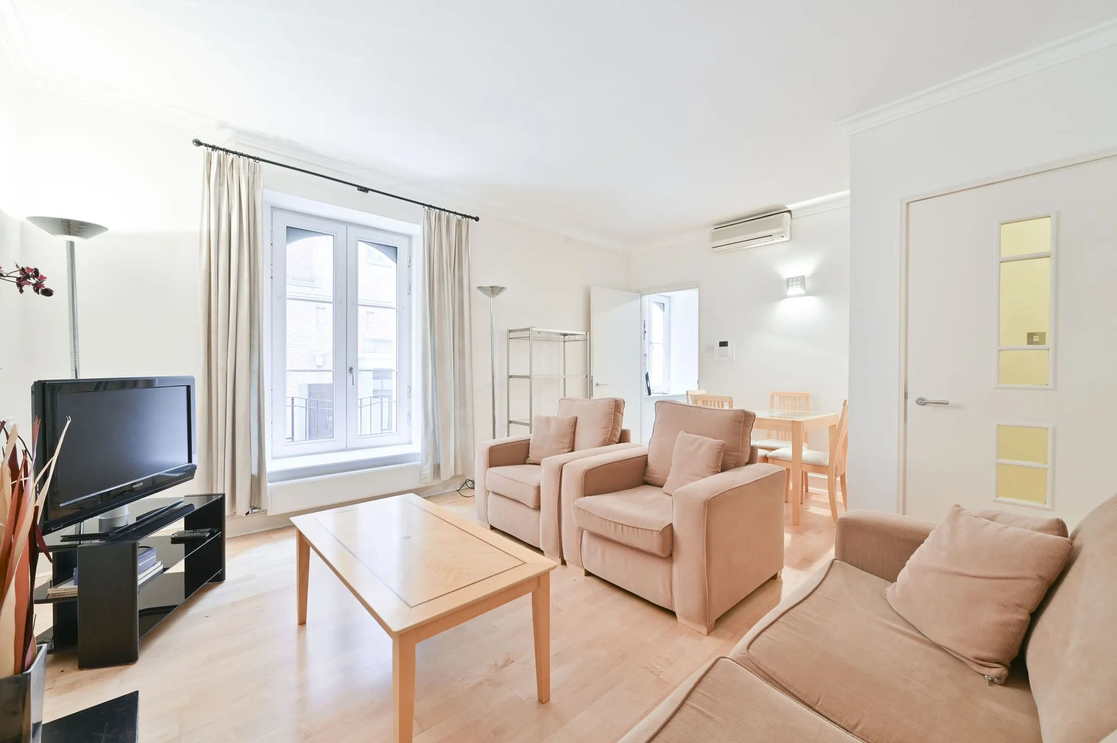 Flat Villiers Street in City of Westminster