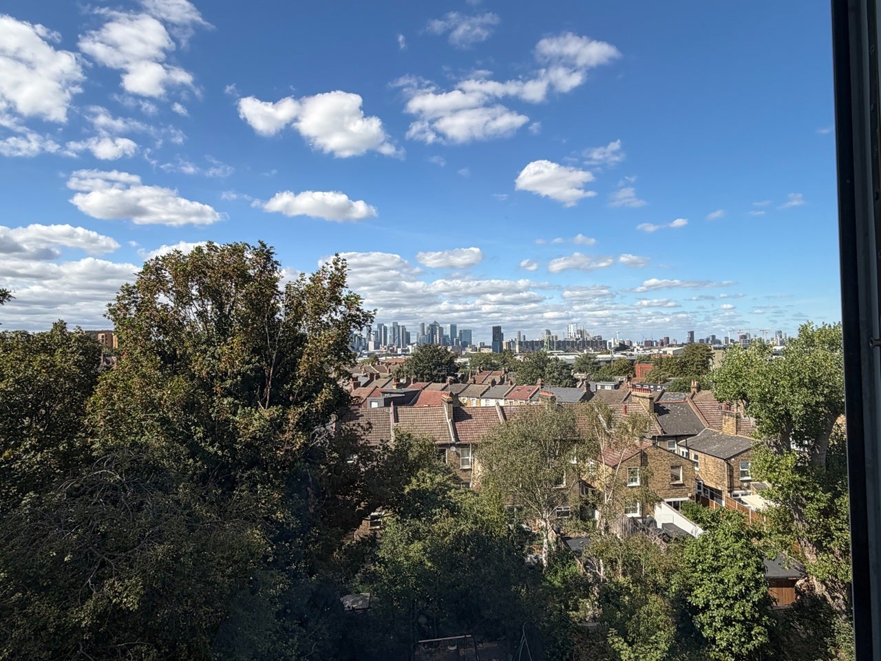 Flat Wellington Gardens in Greater London