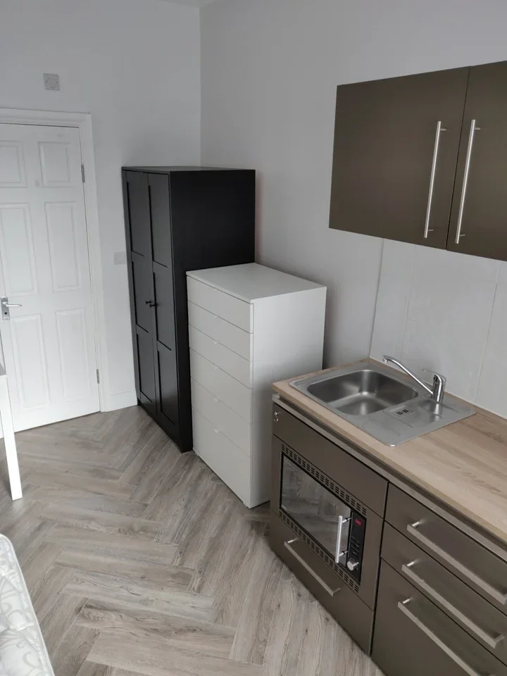 Flat Maygrove Road in Greater London
