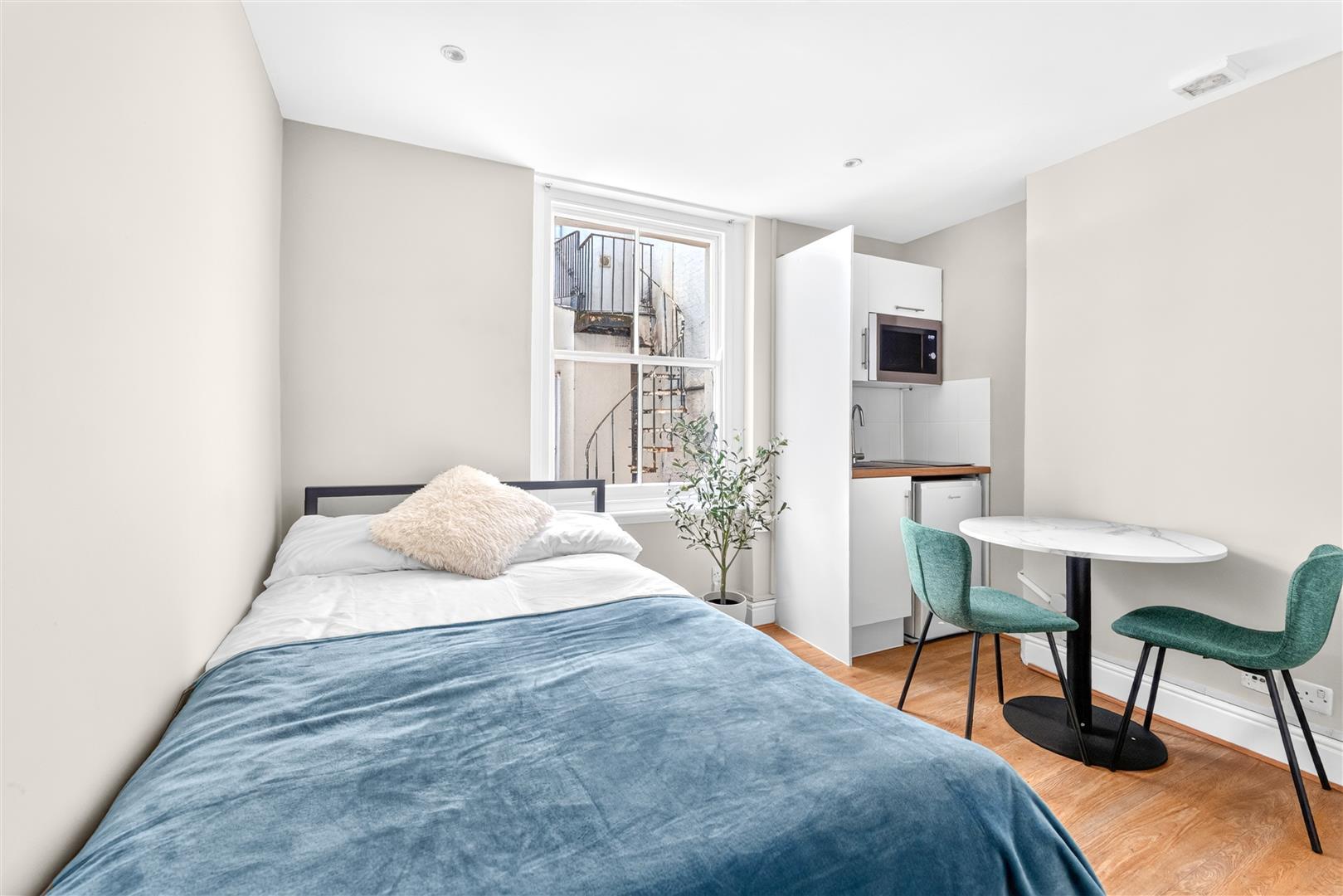 Flat St Petersburgh Place in City of Westminster