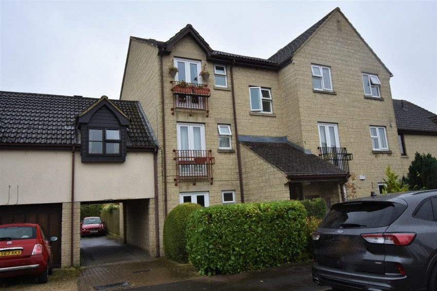 Flat Kemble Drive in Cotswold District