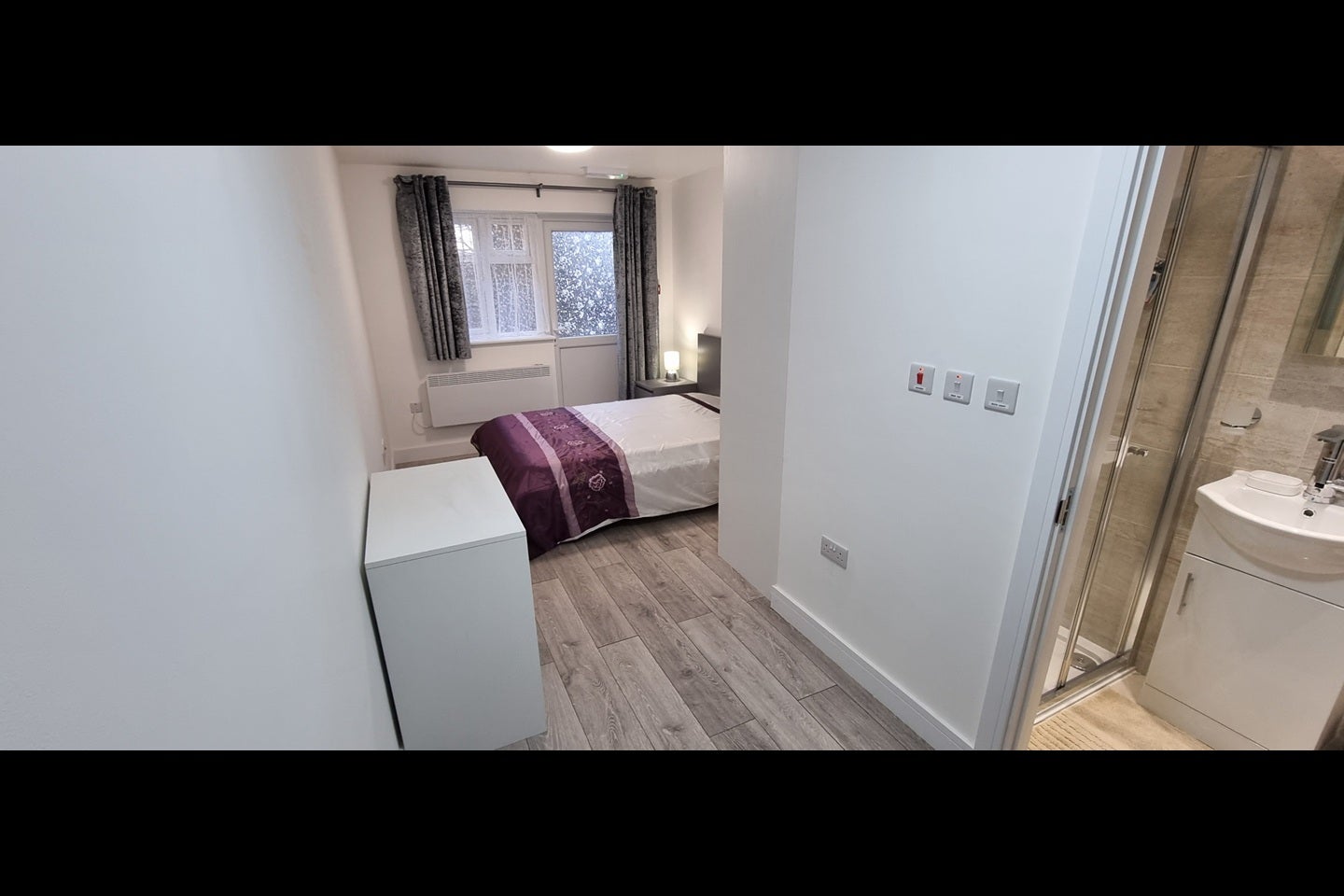 Room Doncaster Drive in Greater London