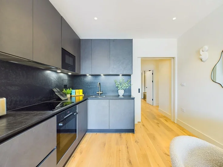 Flat St. Pancras Way in Greater London