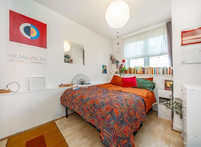 Flat Weymouth Terrace in Greater London