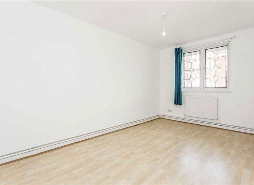 Flat Weymouth Terrace in Greater London